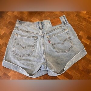 Women’s Levi’s Shorts. Size 26